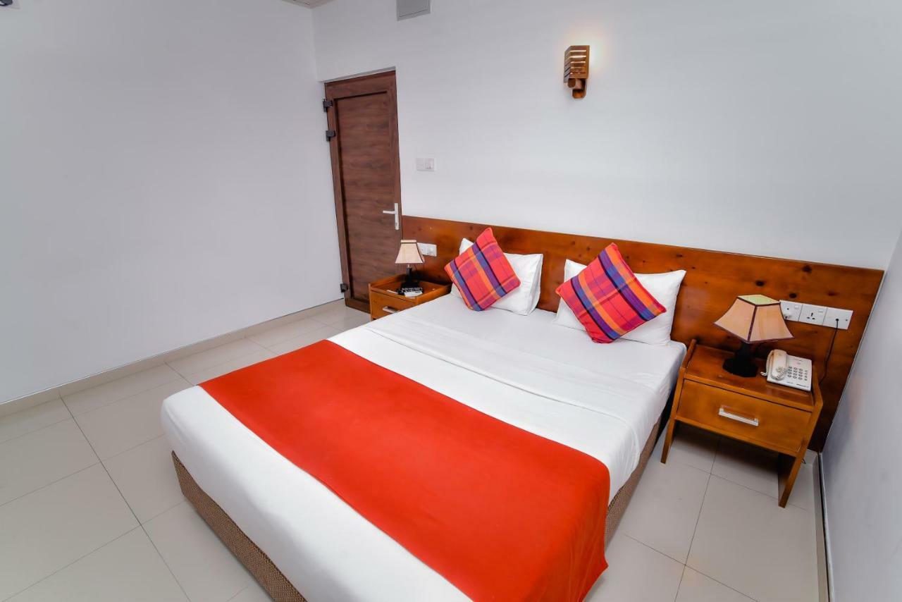 My City Hotel Kandy Ngoại thất bức ảnh