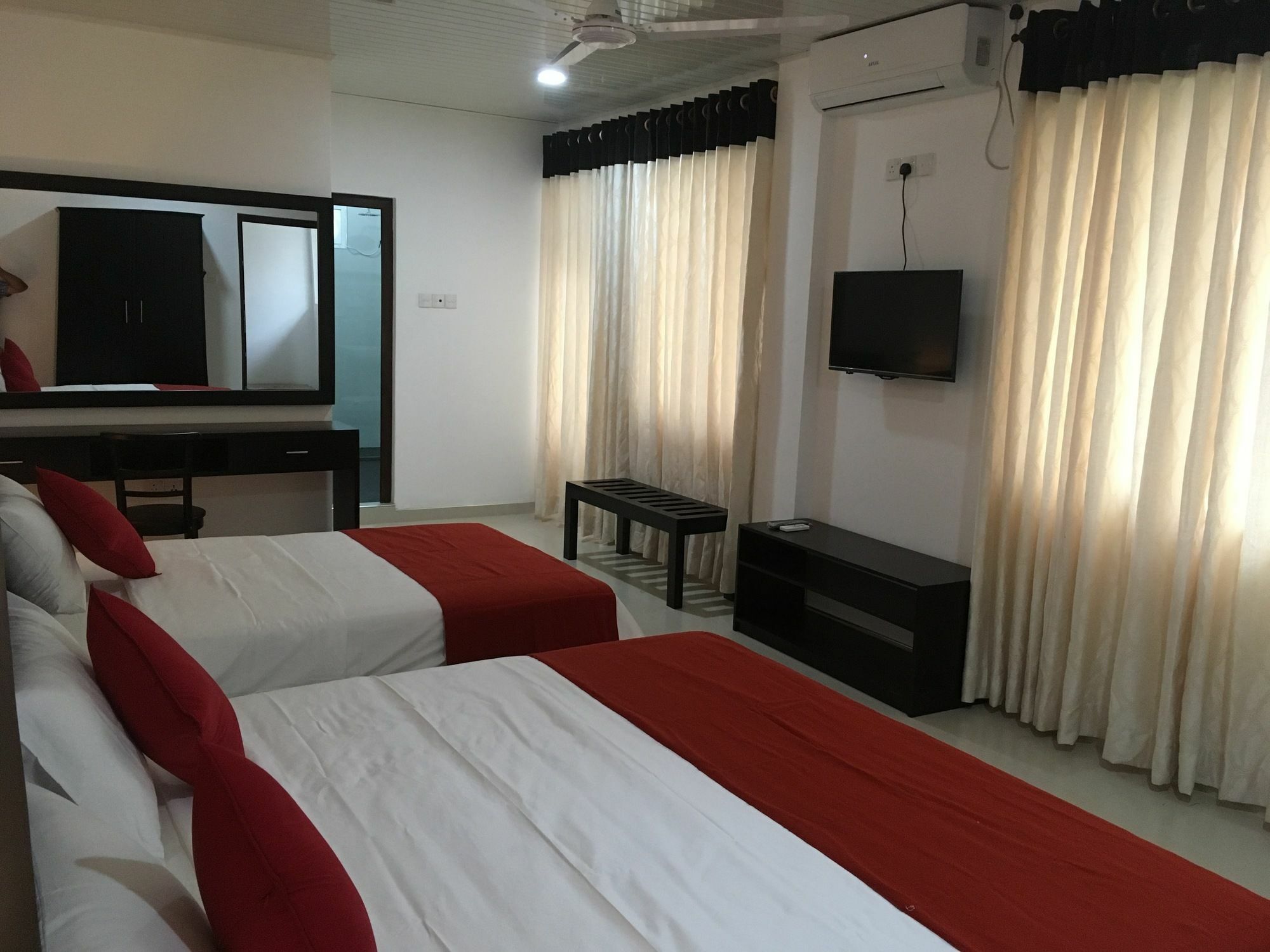 My City Hotel Kandy Ngoại thất bức ảnh